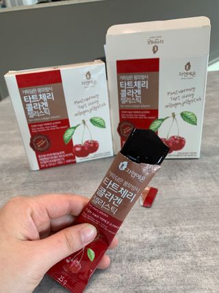 자연에온 가득담은 몽모랑시 타트체리 콜라겐 젤리스틱 — 4점을 준 리뷰어가 2021년 1월 올린 사용 사진