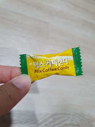 (주) 피치코리아 믹스커피캔디76g x2개입 — 5점을 준 리뷰어가 2022년 11월 올린 사용 사진