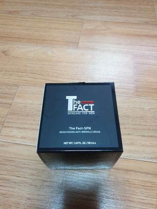 The Fact 더팩트 에스에프엔 브라이트닝 안티 링클 크림 50ml — 5점을 준 리뷰어가 2022년 5월 올린 사용 사진