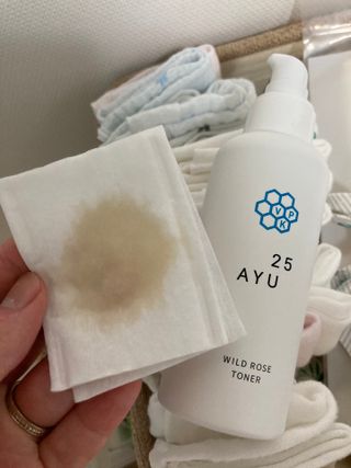 AYU25[아유트웬티파이브] 피부건강에 꼭 필요한 pH 약산성 와일드 로즈토너 — 3.5점을 준 리뷰어가 2021년 5월 올린 사용 사진