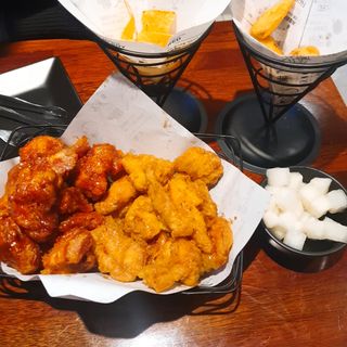 [교촌치킨 영등포역점] 치킨 메뉴 중 택1 — 5점을 준 리뷰어가 2021년 1월 올린 사용 사진