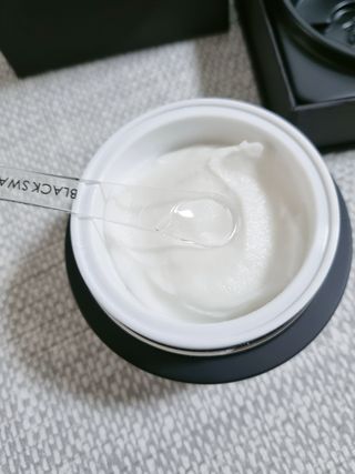 오투에니원 갈락토미세스 비타민 C 프리미엄 블랙스완 크림 50g — 5점을 준 리뷰어가 2023년 1월 올린 사용 사진