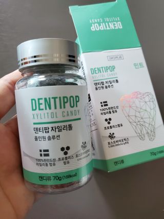 작심연구소 구취제거+충치예방+치아화이트닝 마법의 캔디 덴티팝3종(맛 랜덤 발송) — 3.5점을 준 리뷰어가 2022년 5월 올린 사용 사진