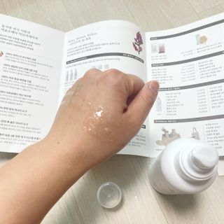 AYU25[아유트웬티파이브] 피부건강에 꼭 필요한 pH 약산성 와일드 로즈토너 — 4점을 준 리뷰어가 2021년 5월 올린 사용 사진
