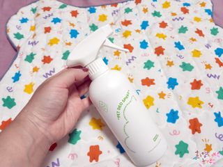 [푸푸몬스터](선물세트) 비건 펫 데오 스프레이(탈취제) 500ml (유향/무향 택 1)+산책 물통+메시지카드 — 4점을 준 리뷰어가 2022년 8월 올린 사용 사진