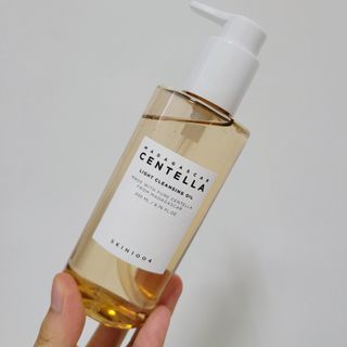 스킨1004 [SKIN1004] 마다가스카르 센텔라 라이트 클렌징 오일 200ml — 5점을 준 리뷰어가 2024년 7월 올린 사용 사진