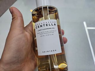 스킨1004 [SKIN1004] 마다가스카르 센텔라 라이트 클렌징 오일 200ml — 5점을 준 리뷰어가 2024년 8월 올린 사용 사진