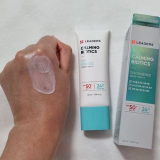 리더스코스메틱 리더스 카밍 바이오틱스 선 에센스 SPF 50+ PA++++ — 5점을 준 리뷰어가 2022년 7월 올린 사용 사진