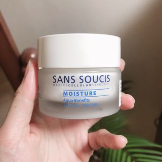산수시 아쿠아 베네핏 24h 수부지 물광 속건조 수분크림 50ml — 5점을 준 리뷰어가 2021년 7월 올린 사용 사진