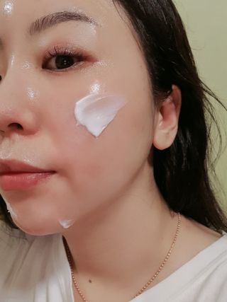 플레라디 에델바이스 인리치드 머랭 크림 — 2점을 준 리뷰어가 2021년 7월 올린 사용 사진