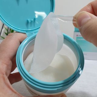 리더스코스메틱 리더스 카밍 바이오틱스 퀵 수딩 패드 — 5점을 준 리뷰어가 2022년 5월 올린 사용 사진