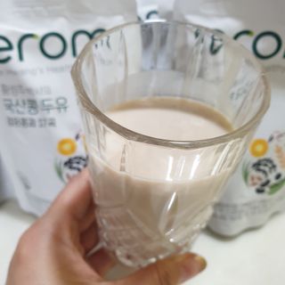 이롬 황성주 박사의 국산콩 두유 검은콩과 17곡 프리미엄 — 4점을 준 리뷰어가 2021년 5월 올린 사용 사진