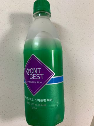 몽베스트 Montbest with Sparkling water Plain 20병 — 5점을 준 리뷰어가 2022년 6월 올린 사용 사진
