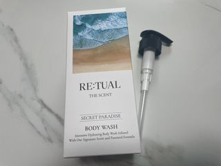 레츄얼 더 센트 바디워시 시크릿 파라다이스(500ml) — 5점을 준 리뷰어가 2022년 7월 올린 사용 사진