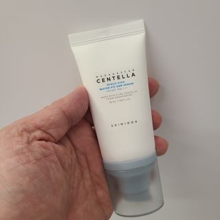 [스킨1004] 마다가스카르 센텔라 히알루-시카 워터핏 선세럼 50ml — 5점을 준 리뷰어가 2024년 5월 올린 사용 사진
