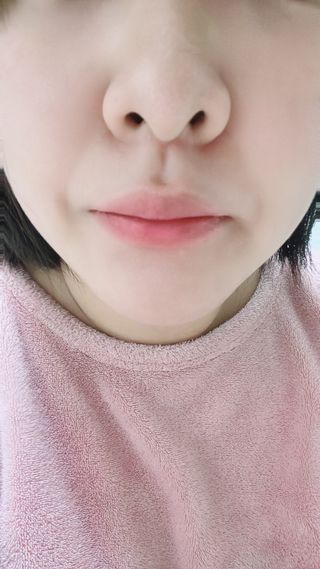 [후르디아] 올리브영 꿀과즙 립밤 2종 (블루베리/석류) — 5점을 준 리뷰어가 2023년 1월 올린 사용 사진