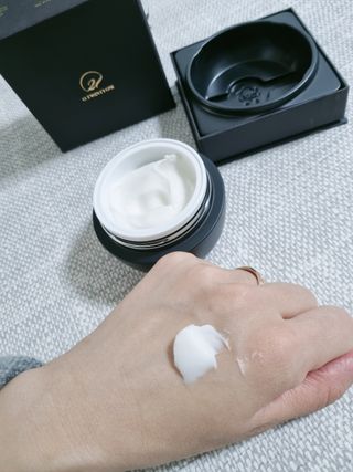 오투에니원 갈락토미세스 비타민 C 프리미엄 블랙스완 크림 50g — 5점을 준 리뷰어가 2023년 1월 올린 사용 사진