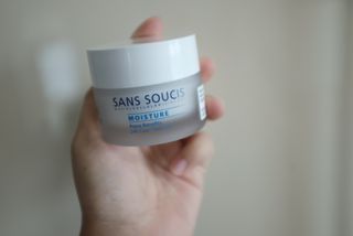 산수시 아쿠아 베네핏 24h 수부지 물광 속건조 수분크림 50ml — 5점을 준 리뷰어가 2021년 7월 올린 사용 사진