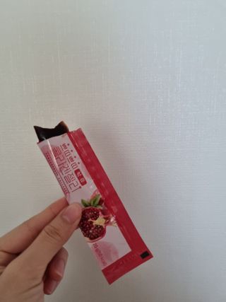 헬스업_쁘띠쁘띠석류콜라겐젤리_20g x 14포 — 5점을 준 리뷰어가 2021년 3월 올린 사용 사진