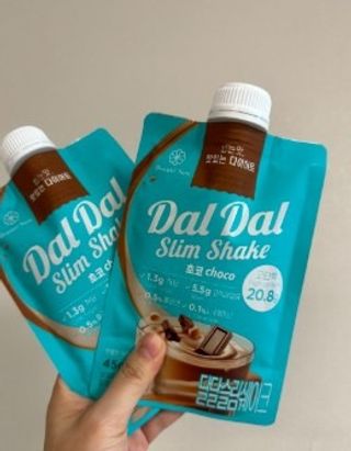 달달슬림쉐이크 [블로그]달달슬림 맛있는 단백질 쉐이크 파우치 다이어트 식사대용 프로틴 파우더 보충제 — 5점을 준 리뷰어가 2025년 9월 올린 사용 사진