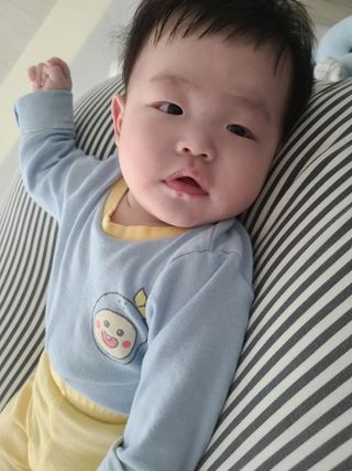 유비맘 캔디팡팡 내의/내복 상하 세트 — 5점을 준 리뷰어가 2021년 3월 올린 사용 사진
