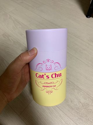 페페로니 잘 먹는 캣츄 - 무항생제 닭고기 12개 + 원양선 참치 12개 — 5점을 준 리뷰어가 2021년 8월 올린 사용 사진