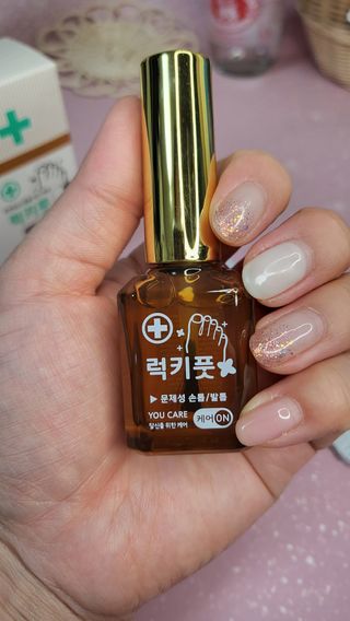 유케어 YOU CARE 문제성 손발톱케어_럭키풋 — 5점을 준 리뷰어가 2022년 10월 올린 사용 사진
