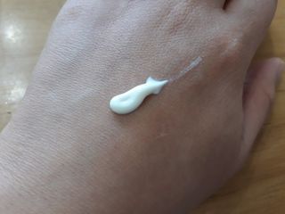 바노바기 코스메틱 바노바기 밀크씨슬 리페어 시카 선스크린 플러스 50ml — 3.5점을 준 리뷰어가 2023년 2월 올린 사용 사진