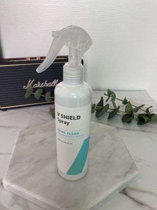 브이쉴드 살균 스프레이 300ml — 5점을 준 리뷰어가 2021년 7월 올린 사용 사진
