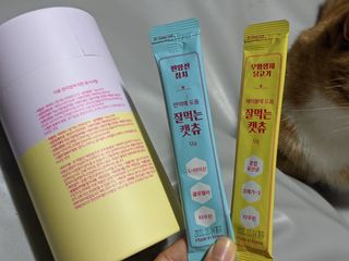 페페로니 잘 먹는 캣츄 - 무항생제 닭고기 12개 + 원양선 참치 12개 — 5점을 준 리뷰어가 2021년 8월 올린 사용 사진