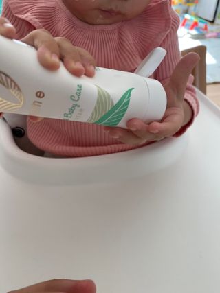 mom e 맘이 내추럴 베이비 케어 크림+바디오일 — 4.5점을 준 리뷰어가 2021년 1월 올린 사용 사진