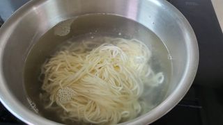 [한면원] 비빔국수 2인분 — 5점을 준 리뷰어가 2022년 8월 올린 사용 사진