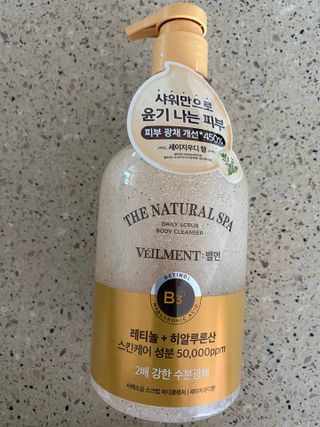 벨먼 내추럴스파 수분광채 스크럽 바디워시 600ml 5종 — 5점을 준 리뷰어가 2022년 5월 올린 사용 사진