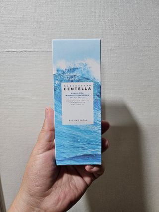 [스킨1004] 마다가스카르 센텔라 히알루-시카 워터핏 선세럼 50ml — 5점을 준 리뷰어가 2024년 5월 올린 사용 사진