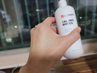 리더스코스메틱 리더스 카밍 바이오틱스 에센스 워터 — 5점을 준 리뷰어가 2021년 1월 올린 사용 사진