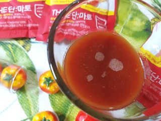 제이제이바이오 더단마토 프리미엄주스 100ml 30팩입 - 무설탕 스테비아 토마토즙 — 5점을 준 리뷰어가 2021년 12월 올린 사용 사진