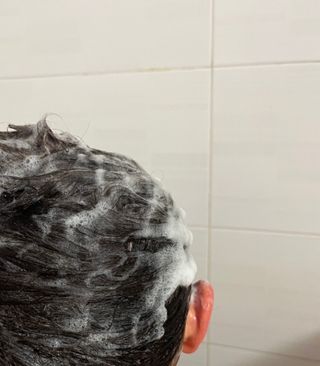 프리마인 더이상 뻣뻣하고 효과없는 탈모샴푸는 NO. 근본부터 케어하는 셀베이스 그린티샴푸(500ml) — 5점을 준 리뷰어가 2023년 3월 올린 사용 사진