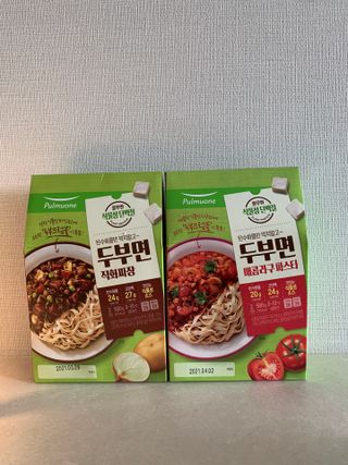 [풀무원] 식물성 저당질식 세트, 두부면 매콤라구파스타와 두부면 직화짜장 — 5점을 준 리뷰어가 2021년 3월 올린 사용 사진