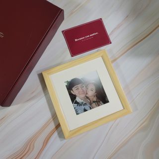 니은기억 휴대폰 속 인생샷을 담는 인생샷 액자 이태리 수입산 원목 프레임 — 5점을 준 리뷰어가 2021년 6월 올린 사용 사진