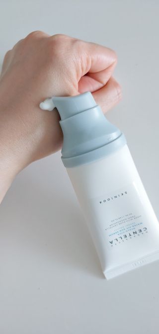 [스킨1004] 마다가스카르 센텔라 히알루-시카 워터핏 선세럼 50ml — 4점을 준 리뷰어가 2024년 5월 올린 사용 사진