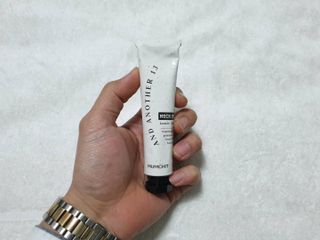 멈칫(MUMCHIT) 넥퍼퓸 NECKPERFUME 2가지 향 — 5점을 준 리뷰어가 2021년 12월 올린 사용 사진