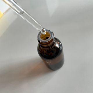 스킨큐어 산다화 비타민c 화이트닝 에센스 30ml — 5점을 준 리뷰어가 2023년 10월 올린 사용 사진