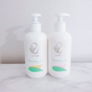 mom e 맘이 내추럴 베이비 케어 샴푸앤바스+로션 — 5점을 준 리뷰어가 2021년 1월 올린 사용 사진