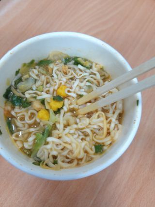 NISSIN 닛신 컵누들  4종 - 씨푸드오리지날, 씨푸드 스파이시, 씨푸드 커리, 씨푸드 XO소스 — 5점을 준 리뷰어가 2022년 3월 올린 사용 사진