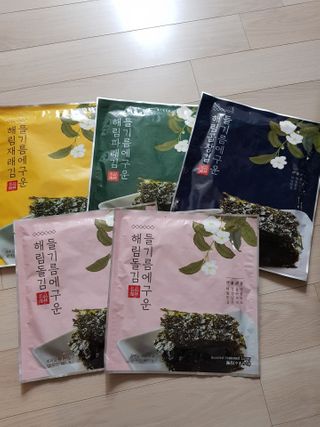 [해림맛김] 들기름에 구운 바삭바삭 김 4종 세트 + 1종 랜덤발송 총5개입 — 5점을 준 리뷰어가 2021년 2월 올린 사용 사진