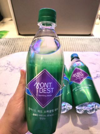 몽베스트 Montbest with Sparkling water Plain 20병 — 5점을 준 리뷰어가 2021년 11월 올린 사용 사진
