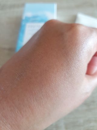 [스킨1004] 마다가스카르 센텔라 히알루-시카 워터핏 선세럼 50ml — 5점을 준 리뷰어가 2024년 5월 올린 사용 사진