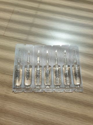 유니베르소 산소앰플 7일 집중케어 앰플 — 5점을 준 리뷰어가 2021년 6월 올린 사용 사진