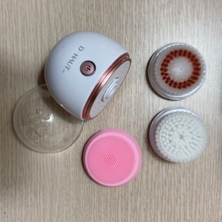 디하우트 랩 디하우트랩 클렌징 피부관리기 진동클렌저 실리콘+2종 인조모 브러시 — 2.5점을 준 리뷰어가 2021년 12월 올린 사용 사진