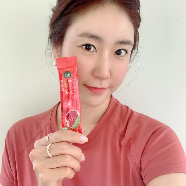 콜라겐을 담은 유기농 석류 뷰티스틱 리뷰 사진
